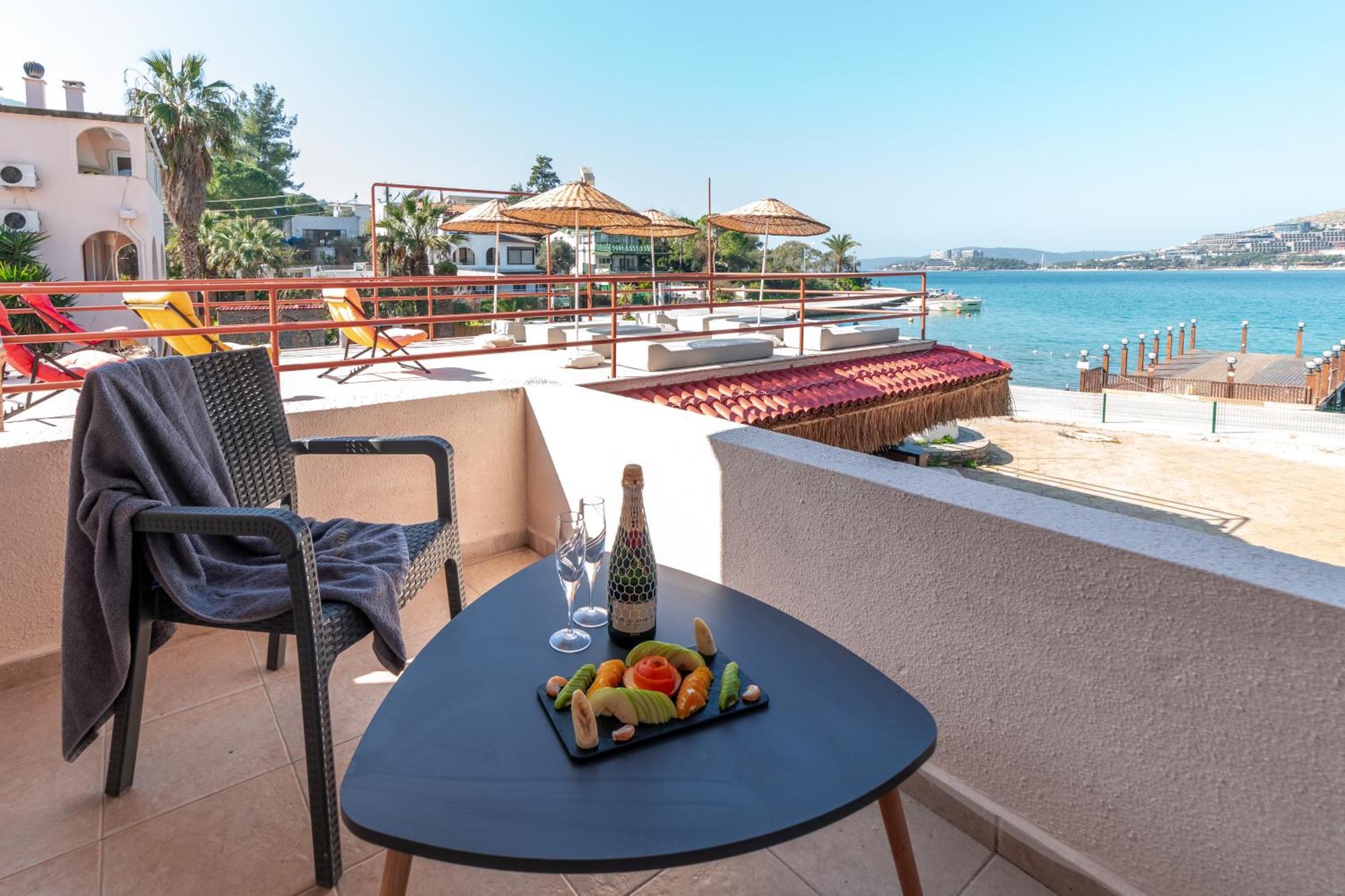 Club Aquarium Hotel & Spa Guvercinlik  Exterior foto